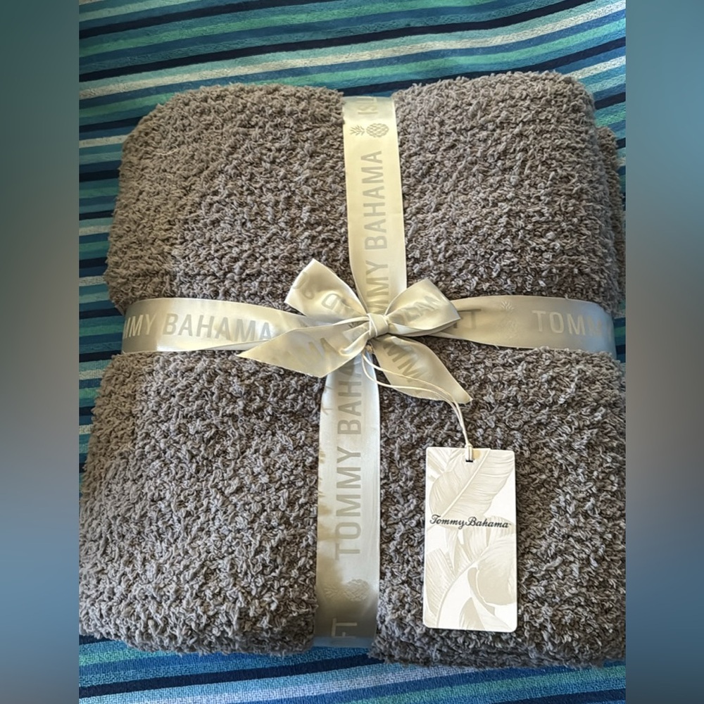 Tommy Bahama Fog Grey Heather Island Soft Throw